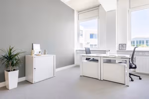 25 Person Private Office