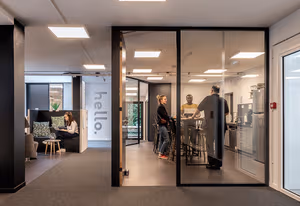 4 Person Coworking Desk