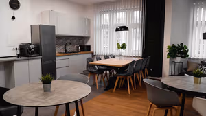 5 Person Coworking Desk