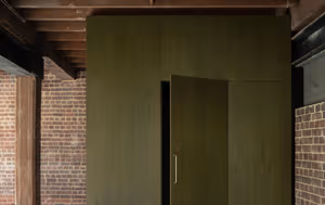 3 Person Shared Office