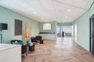 4 Person Private Office