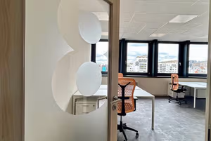 4 Person Private Office