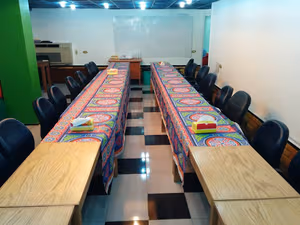 4 Person Coworking Desk
