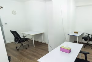 4 Person Private Office