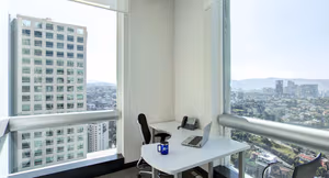 4 Person Coworking Desk