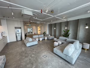 4 Person Private Office
