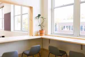 4 Person Coworking Desk