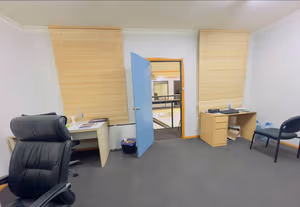 4 Person Private Office