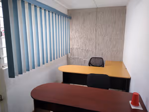 10 Person Coworking Desk