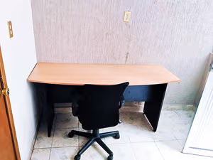 6 Person Coworking Desk