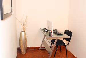 5 Person Coworking Desk