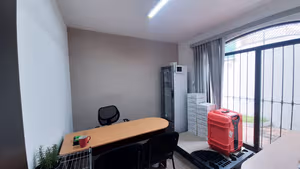 20 Person Coworking Desk