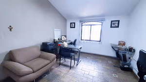 30 Person Coworking Desk