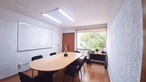 20 Person Coworking Desk