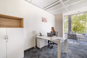 4 Person Private Office