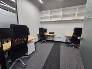 4 Person Private Office