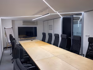 5 Person Private Office
