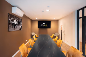 5 Person Coworking Desk