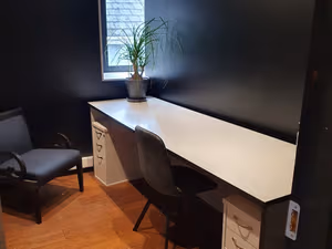 4 Person Private Office