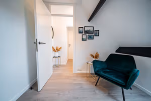 5 Person Private Office
