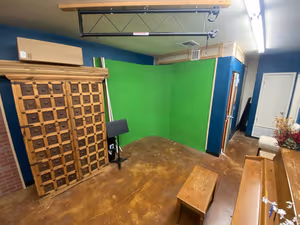 4 Person Private Office