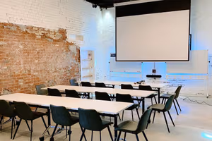 4 Person Coworking Desk