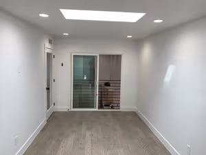 1 Person Private Office