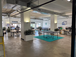 1 Person Coworking Desk