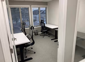 4 Person Private Office
