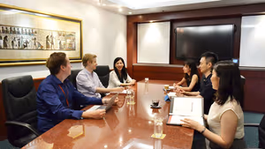 5 Person Coworking Desk