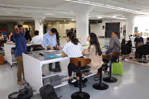 4 Person Coworking Desk
