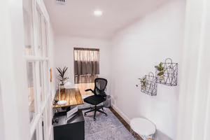 5 Person Coworking Desk