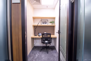 4 Person Private Office