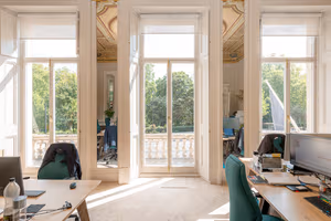 9 Person Private Office