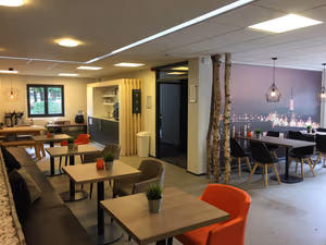 1 Person Shared Office