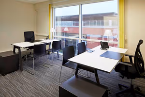 1 Person Shared Office