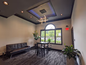 10 Person Private Office