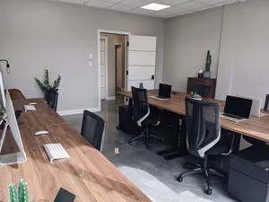 4 Person Private Office