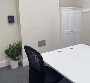 7 Person Private Office