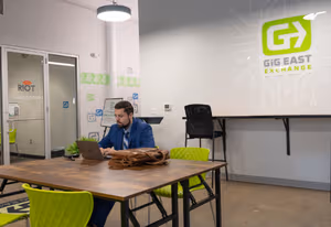 5 Person Coworking Desk