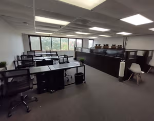 9 Person Private Office