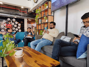 4 Person Coworking Desk