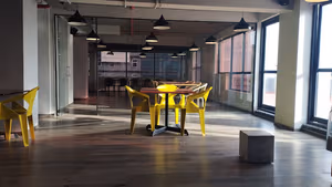 4 Person Coworking Desk