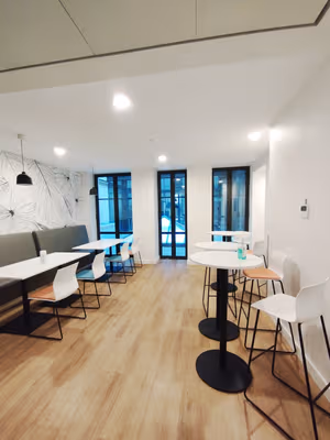 9 Person Private Office