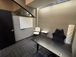 5 Person Private Office