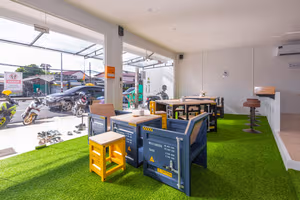 1 Person Coworking Desk