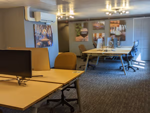 4 Person Coworking Desk