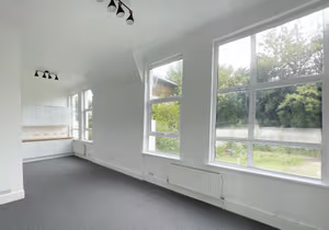 4 Person Private Office