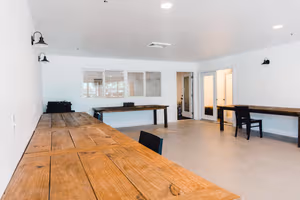 4 Person Coworking Desk