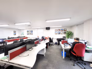 4 Person Private Office